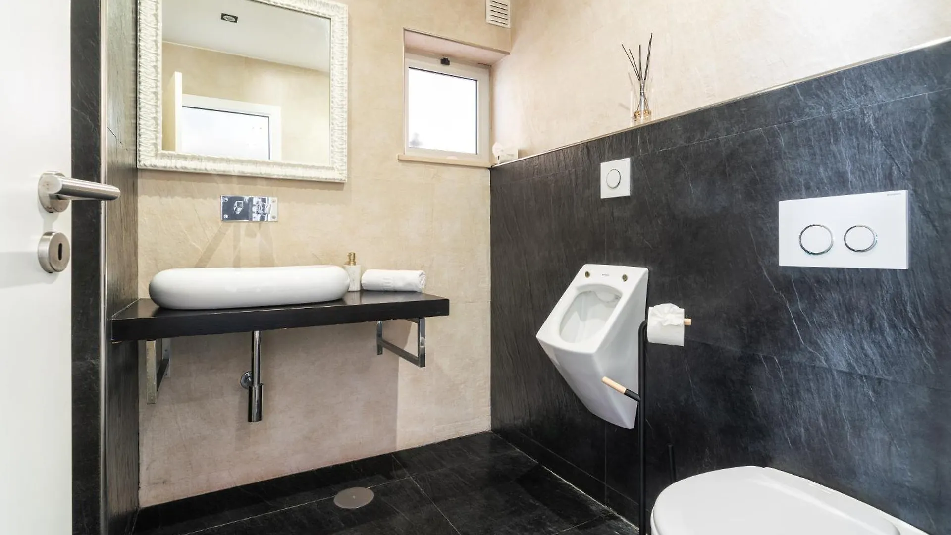 Host Wise - Luxurious House With Private Salt Pool Villa Ferragudo   Ferragudo (Faro)